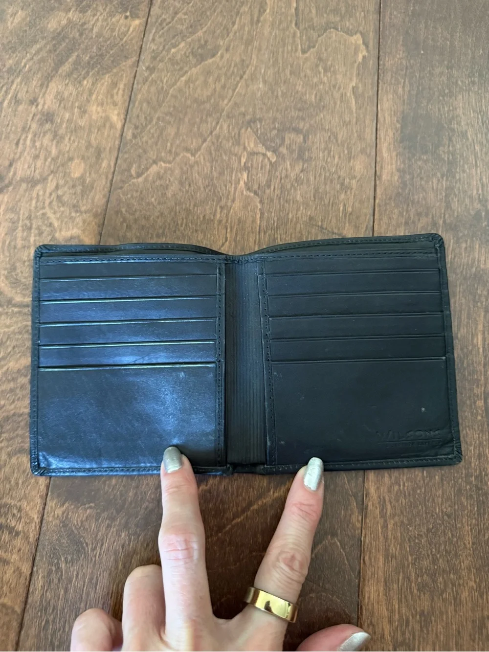 Vintage 80s/90s Wilson’s Leather Black Single Fold Multi Card Slot Wallet